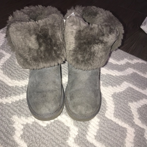 Bailey button UGGS - Picture 4 of 6